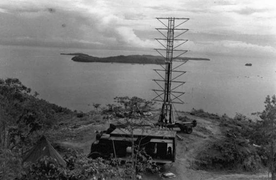 Estacin de radar SCR-270 de Opana, donde se detectaron los aviones japoneses que atacaron Pearl Harbor el 7 de diciembre de 1941, desde las 7:02 de la maana hasta que se perdi la seal sobre las 7:40 de la maana.